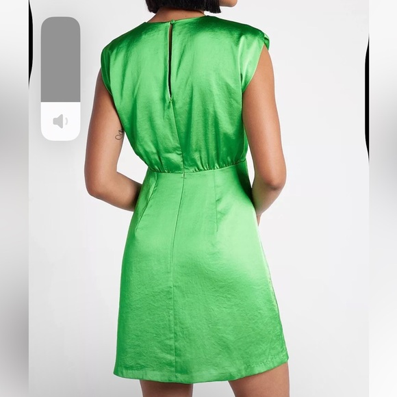 Express Faux wrap dress - Picture 7 of 8